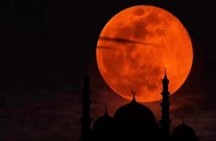 ilustrasi fenomena Blood Moon