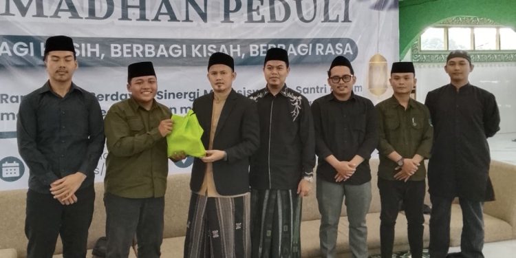 Forkom BEM/DEMA PTAI menggelar Ramadhan Peduli di Depok dengan buka puasa bersama dan santunan anak yatim.(Ist)