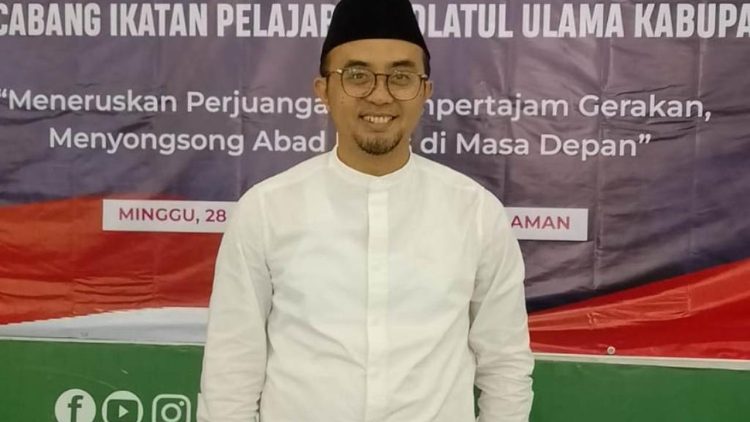 Sekretaris PCNU Kabupaten Garut sekaligus Dewan Pertimbangan FKDT Garut, Dr. H. A. Hilman Umar Basori atau yang juga dikenal sebagai KH Aceng Hilman Umar Bashori