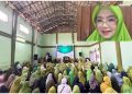 Dr. Hj. Neng Hilma Mimar melakukan ceramah di Harlah Muslimat ke-80