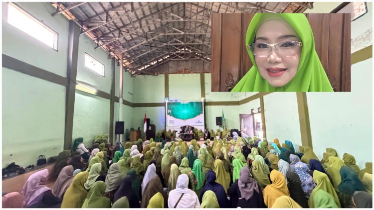 Dr. Hj. Neng Hilma Mimar melakukan ceramah di Harlah Muslimat ke-80
