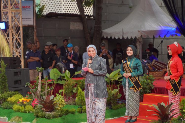 Perhelatan Gebyar Pesona Budaya Garut di Jalan Ahmad Yani, Kecamatan Garut Kota, Kabupaten Garut, Sabtu (25/4/2026)./ Diskominfo Kab. Garut)