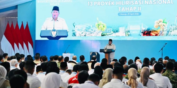 Presiden Prabowo Subianto melakukan groundbreaking proyek hilirisasi nasional tahap II di Refinery Unit IV Cilacap, Jawa Tengah, pada Rabu, 29 April 2026