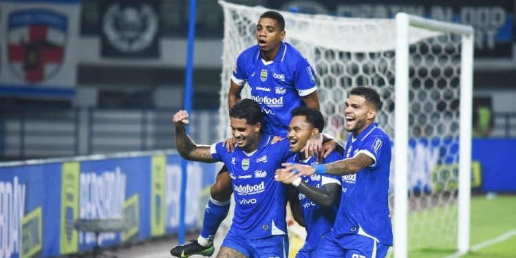 Persib Bandung bertandang ke Padang