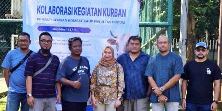 KAUP dan alumni Fakultas Hukum Universitas Pancasila menyembelih dua sapi kurban pada Iduladha 2026. (Bemby/kabariku.com)