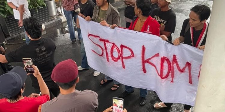 Aliansi Mahasiswa Jakarta melaporkan dugaan penyimpangan Program KDMP senilai Rp59,23 triliun ke KPK.(Istimewa)