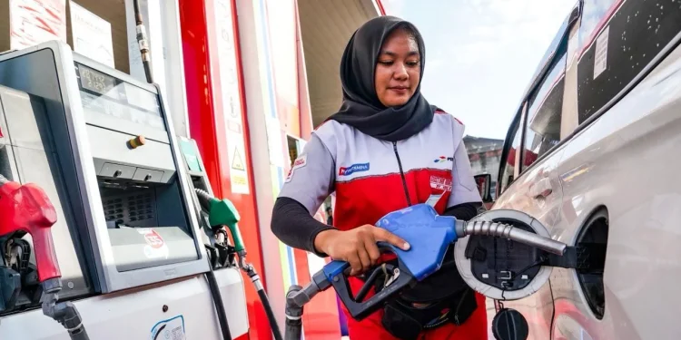 Pertamina mengungkap penyebab kenaikan harga Pertamax menjadi Rp16.250 per liter dan Pertamax Green Rp17.000 per liter. (istimewa)