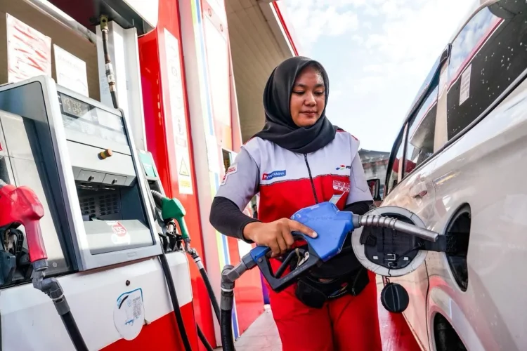 Pertamina mengungkap penyebab kenaikan harga Pertamax menjadi Rp16.250 per liter dan Pertamax Green Rp17.000 per liter. (istimewa)
