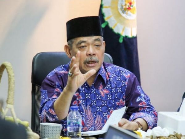 Ketua Umum APKASI Bursah Zarnubi mengusulkan penghentian sementara rekrutmen CPNS dan memprioritaskan PPPK muda menjadi PNS. (Istimewa)