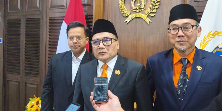 Ketua DPRD DKI Jakarta, Suhud Alynudin menegaskan komitmennya melanjutkan berbagai capaian positif yang telah dibangun sekaligus memperkuat sinergi dengan Pemprov DKI dalam menjalankan pembangunan dan meningkatkan kesejahteraan masyarakat.