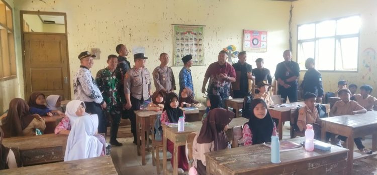 SDN 1 Sukanagara Viral karena Sarang Kelelawar, DPRD Garut Pastikan Perbaikan Segera Dilakukan