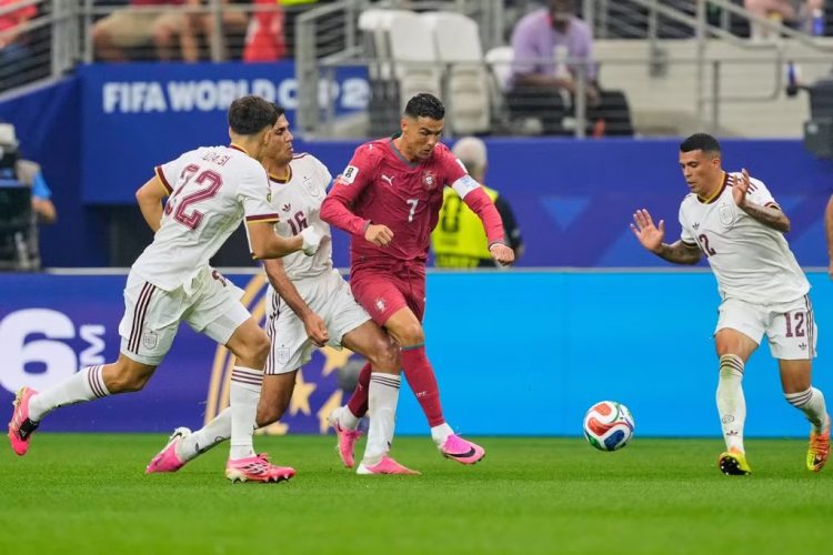 Tim Portugal harus mengakui kekalahannya saat meladeni Tim Spanyol dengan skor 1-0 di menit terakhir 90+1