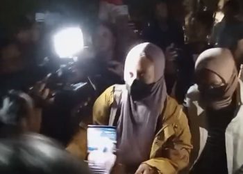 Foto Istri Bupati Pemalang saat tiba di KPK (Foto:Bemby/kabariku.com)