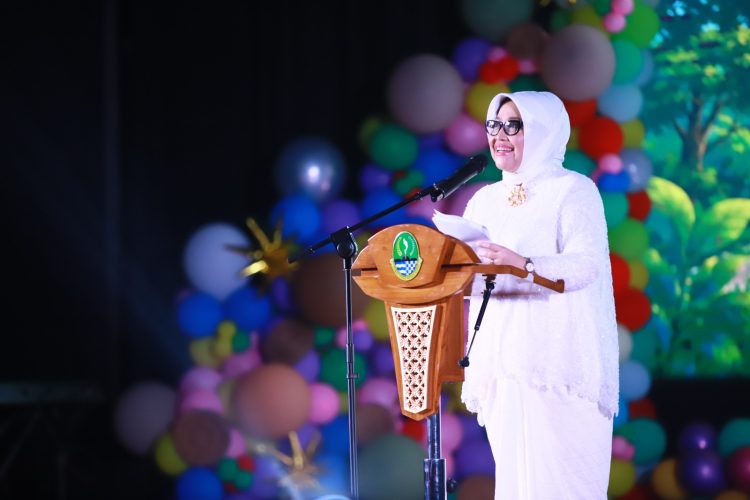 Kepala DP3AKB Provinsi Jawa Barat, dr. Siska Gerfianti, M.H.Kes., Sp.D.L.P.,